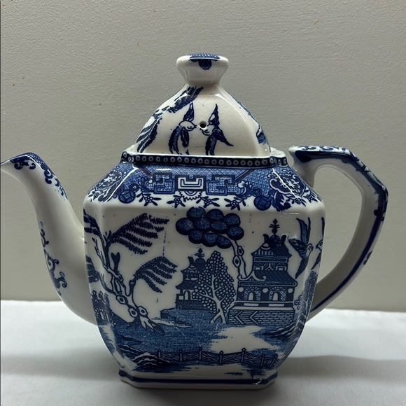 Vintage Moriyama Blue Willow Tea Pot - Picture 4 of 10